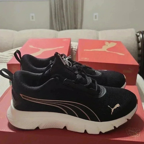 PUMA Ladies' Flex Focus Lite Sneaker - Picture 8 of 9